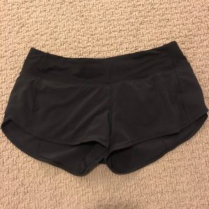 Lululemon black Speed Up Shorts 2.5